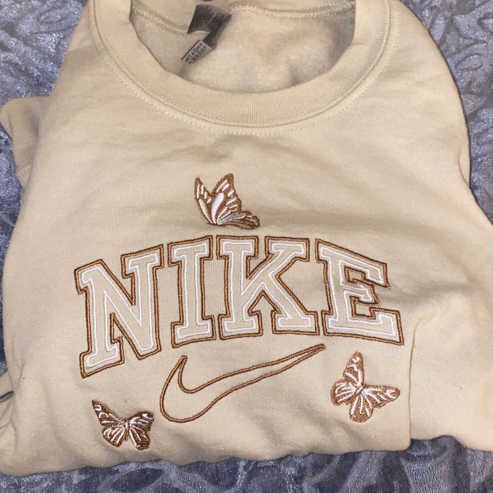 Embroidered butterfly Nike crewneck